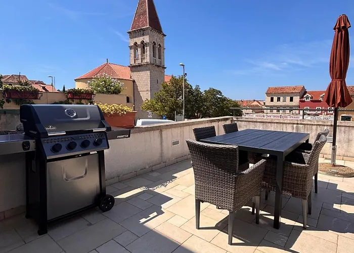 Vlove Story - Luxury Downtown Макарська