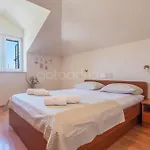 Vlove Story - Luxury Downtown