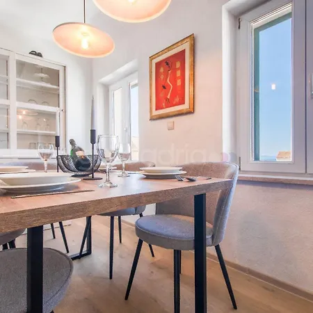 Apartment Vlove Story - Luxury Downtown Apartment *