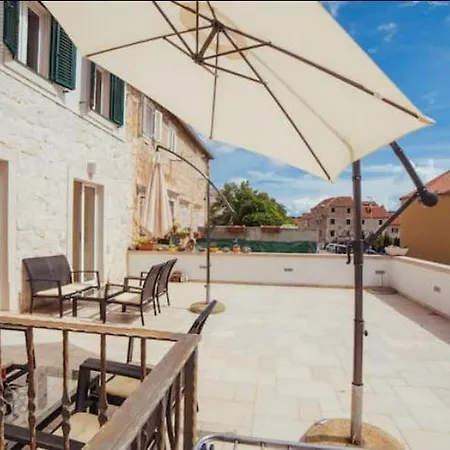 Vlove Story - Luxury Downtown Apartment Makarska