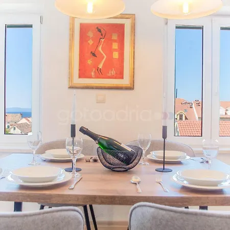 Vlove Story - Luxury Downtown Apartment