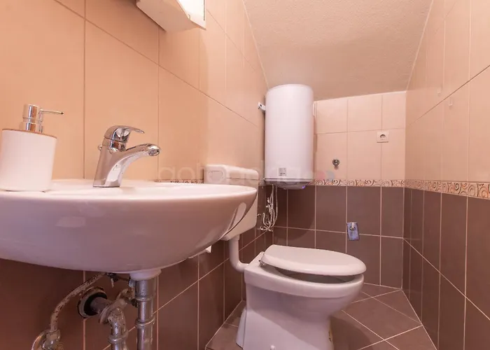 Vlove Story - Luxury Downtown Apartment