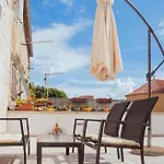 Vlove Story - Luxury Downtown Apartment *