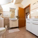 Vlove Story - Luxury Downtown Apartment *